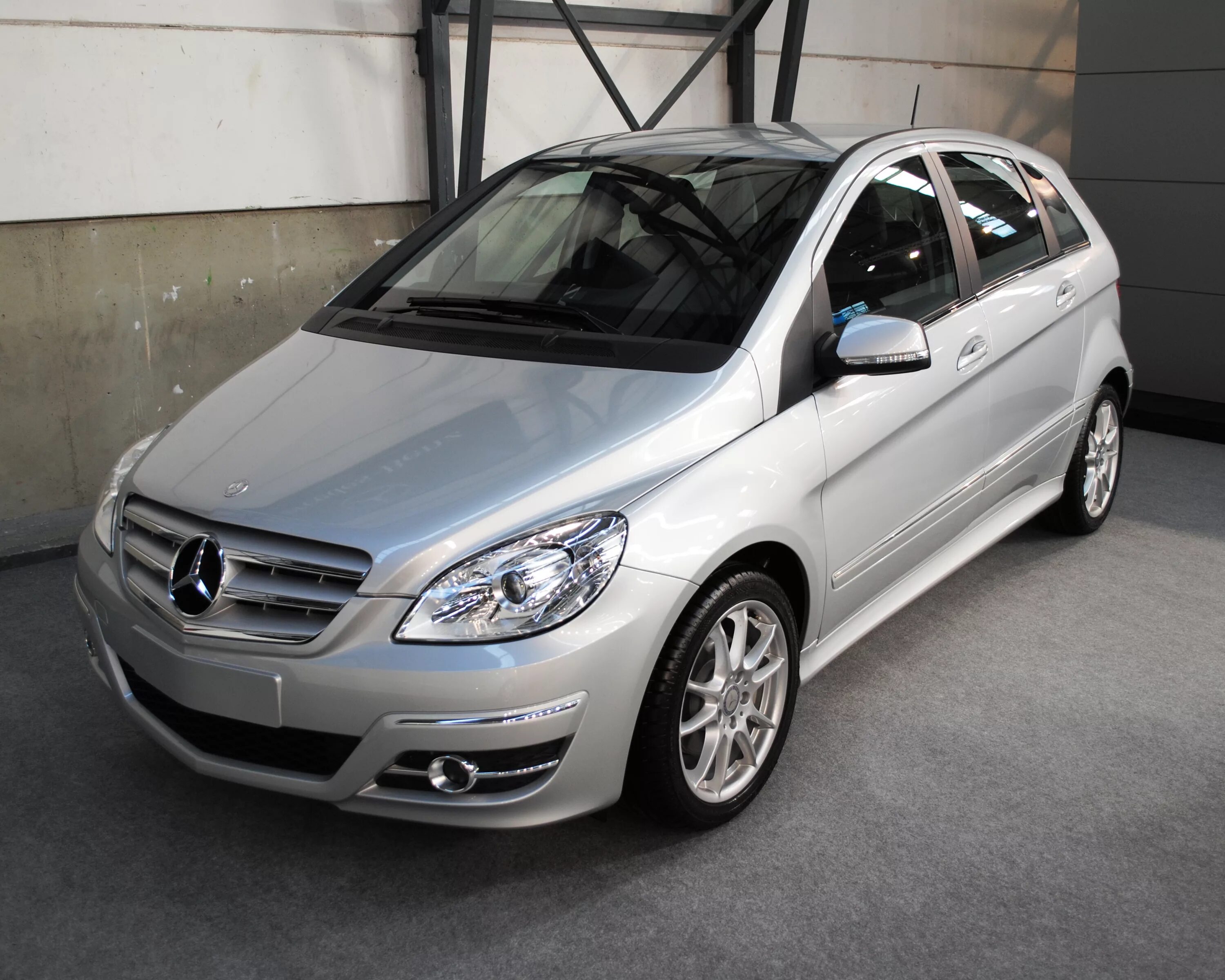 Mercedes Benz b180. Мерседес-Бенц b 180. Мерседес-Бенц b 180 CDI. Мерседес b180 2013.