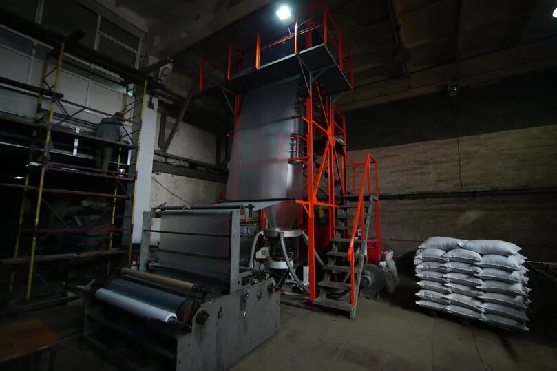 Иркутская нефтяная компания завод полимеров усть кут. Полимер город. Тобольск сибур завод. Ооо полимер. Город сланцы ленинградской области завод полимер.