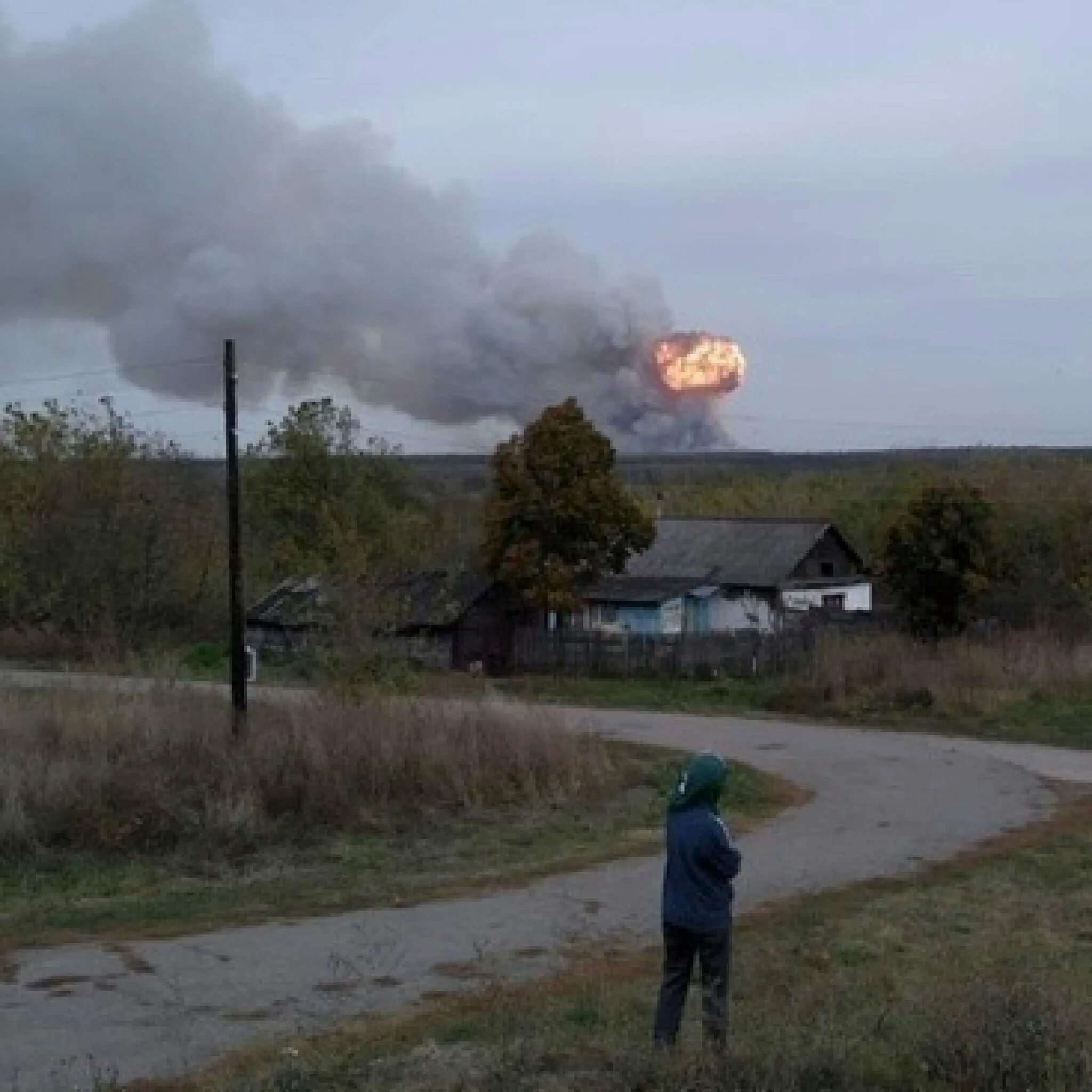 взрыв бытового газа. пожар на складе боеприпасов в рязанской области. взрыв на заводе в рязанской области. пожар на пороховом заводе в рязани. завод эластик рязань.
