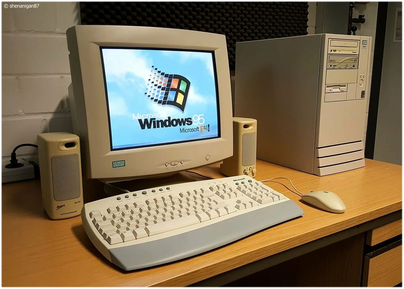 Компьютеры 98 года. Windows 95 PC. Windows 95 98. Windows 95 1995. Старый ПК С виндовс 95.