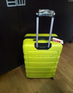 100 чемоданов