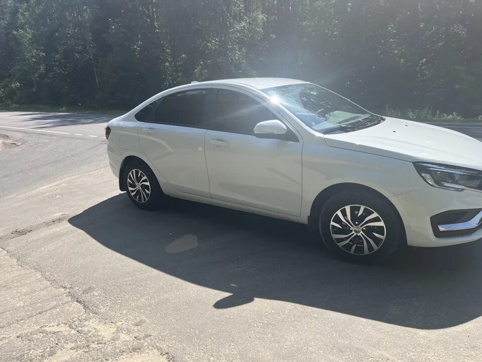 Пререобулся. 18-ки на месте. - Lada Vesta, 1,6 л, 2017 года колёсные диски DRIVE