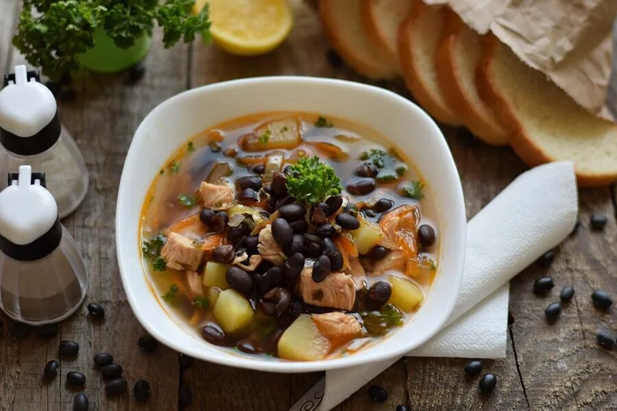 Ченна масала индийские блюда. Рецепт зимнего салата из фасоли. Акудрца суп. Суп фасолевый дагестанский. Ченна масала индийские блюда.