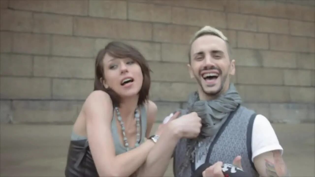 Простая песня дата выхода. Песня это песня простая чтобы каждый растаял. Lowa фото. Простая песня дата выхода. Iowa певица.