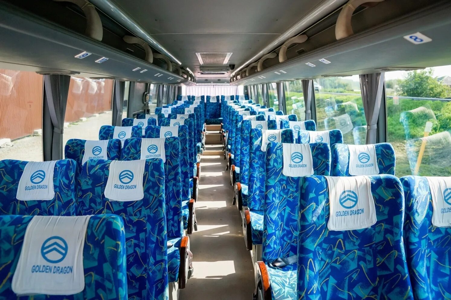 Новокузнецк новосибирск автобус купить. Golden Dragon (мест: 53). Голден драгон 6145 салон. Голден драгон автобус. Golden Dragon автобус туристический.