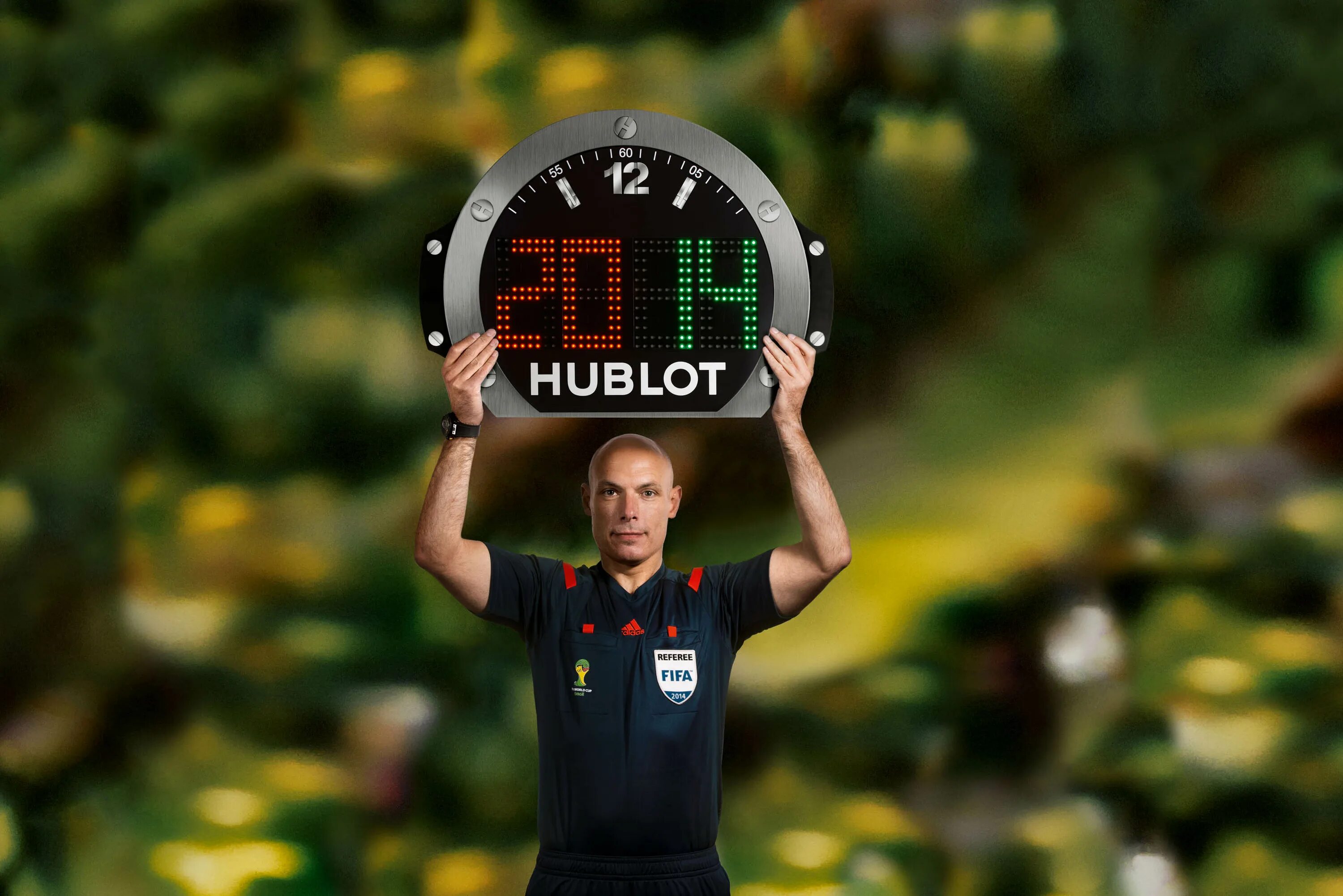 Hublot FIFA 2014. Часы футбольного арбитра. Часы для судейства в футболе. Hublot табло. 3 4 часа футбола