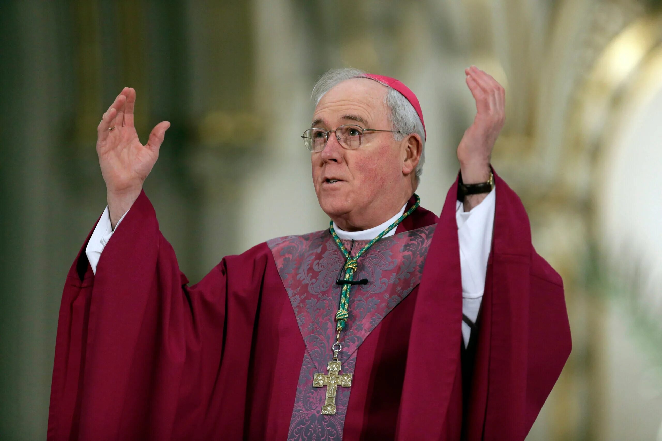 Сент-этьен-дю-рувре. Французский епископ. Священник во франции. Французский священник. Французский священник пьер давид.