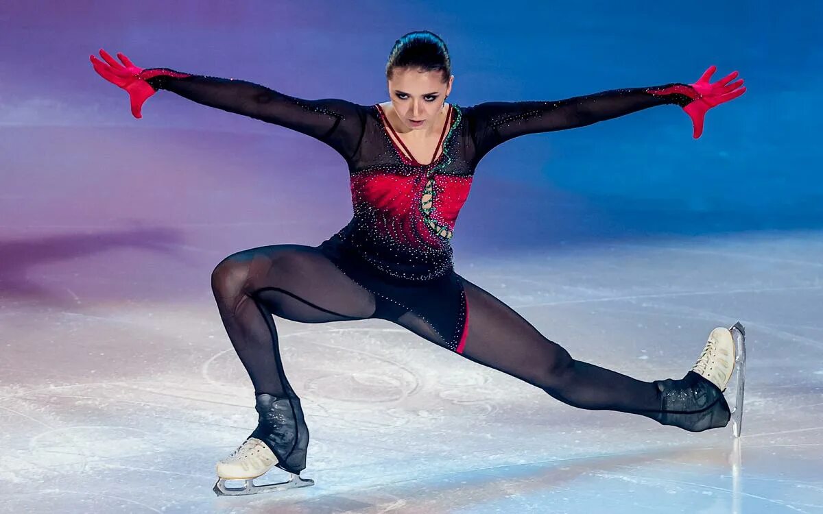 Камила валиева 2022 на олимпийских играх. Соревнования по фигурному катанию галактика казань. Спортивный коллектив. Соревнования по фигурному катанию галактика казань. Загитова юбилей тарасовой.