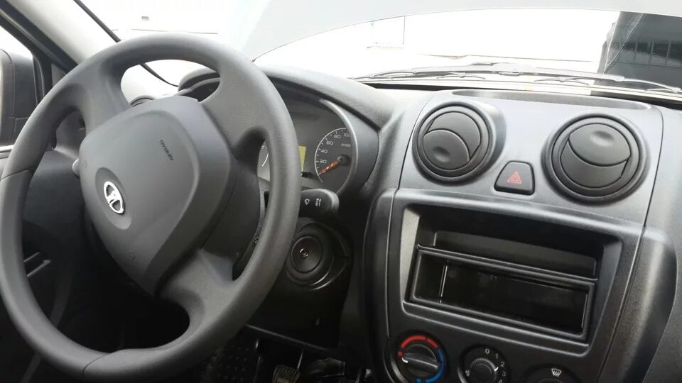 Как снять воздуховод лада гранта лифтбек Начал помаленьку устранять сверчки. Lada Гранта лифтбек, 1,6 л, 2014 года тюни