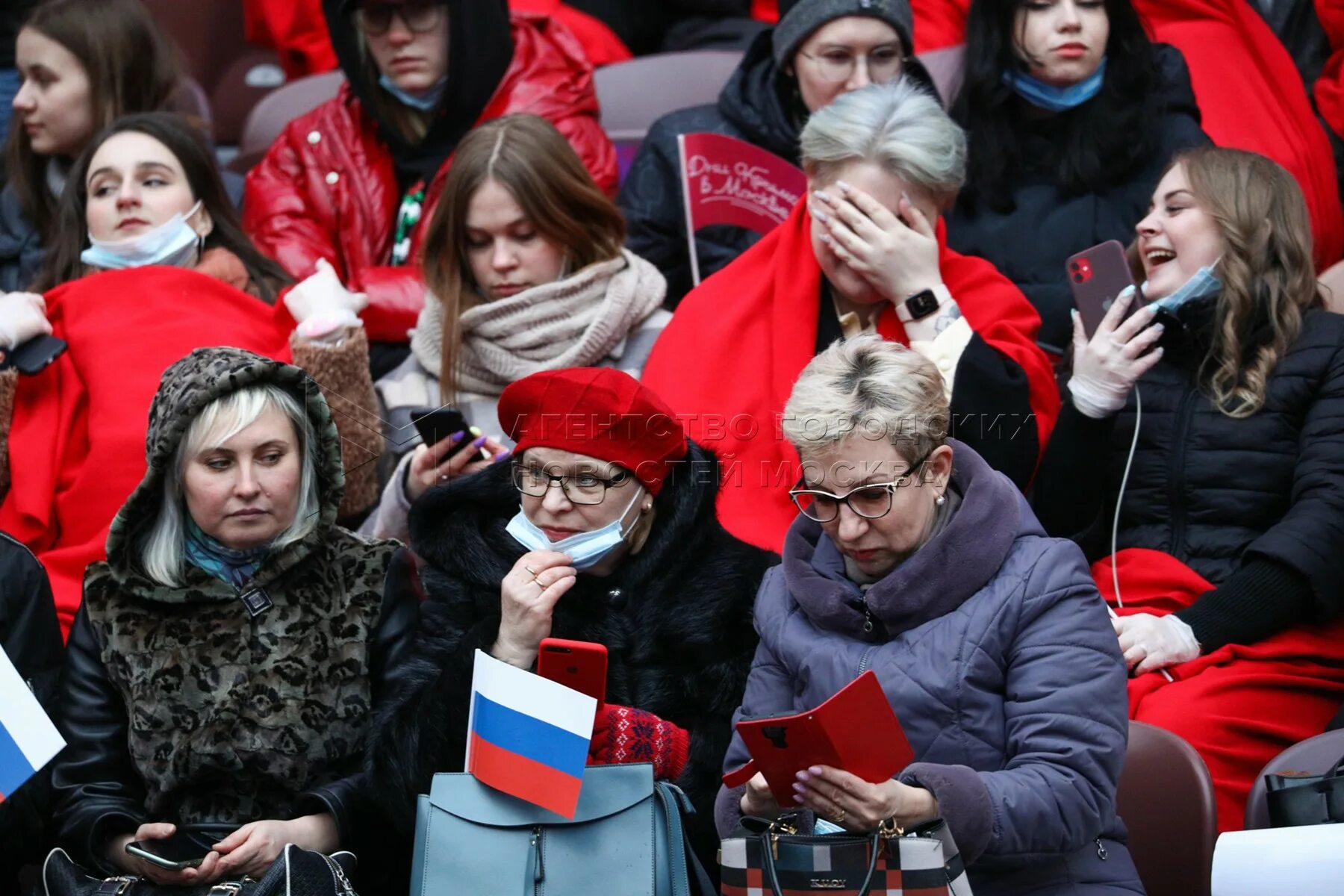 Концерт в москве сегодня начало. Лужники Москва концерт. Концерт в Лужниках 2022 Крым.