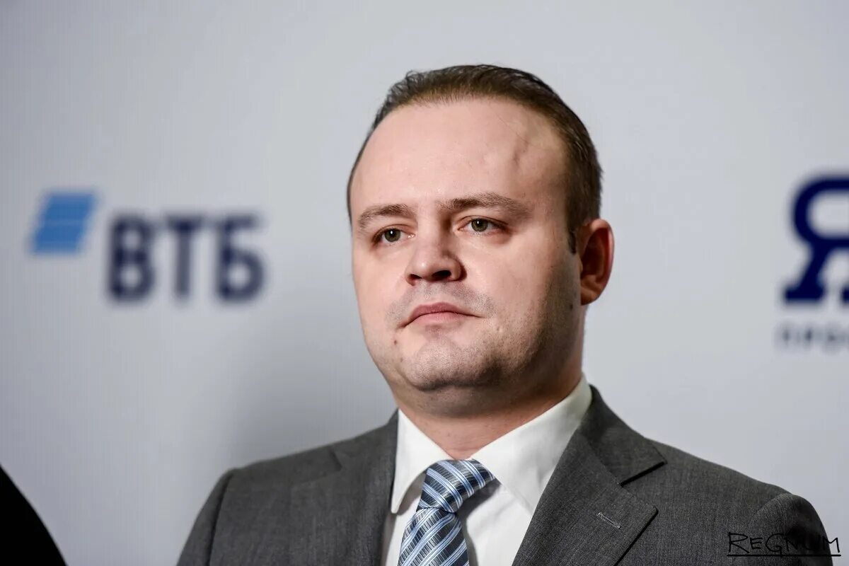 Партия бизнесменов. Сидоров юрий павлович председатель. Олег коробченко биография. Госдумы от партии «новые люди» максим гулин. Партия малого бизнеса россии юрий сидоров.