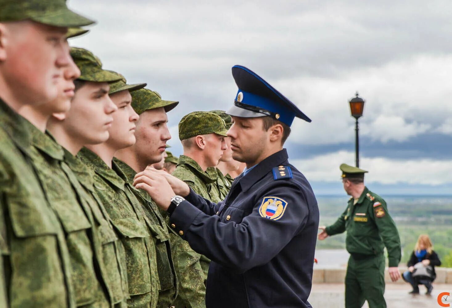 Государственную военную службу проходят в
