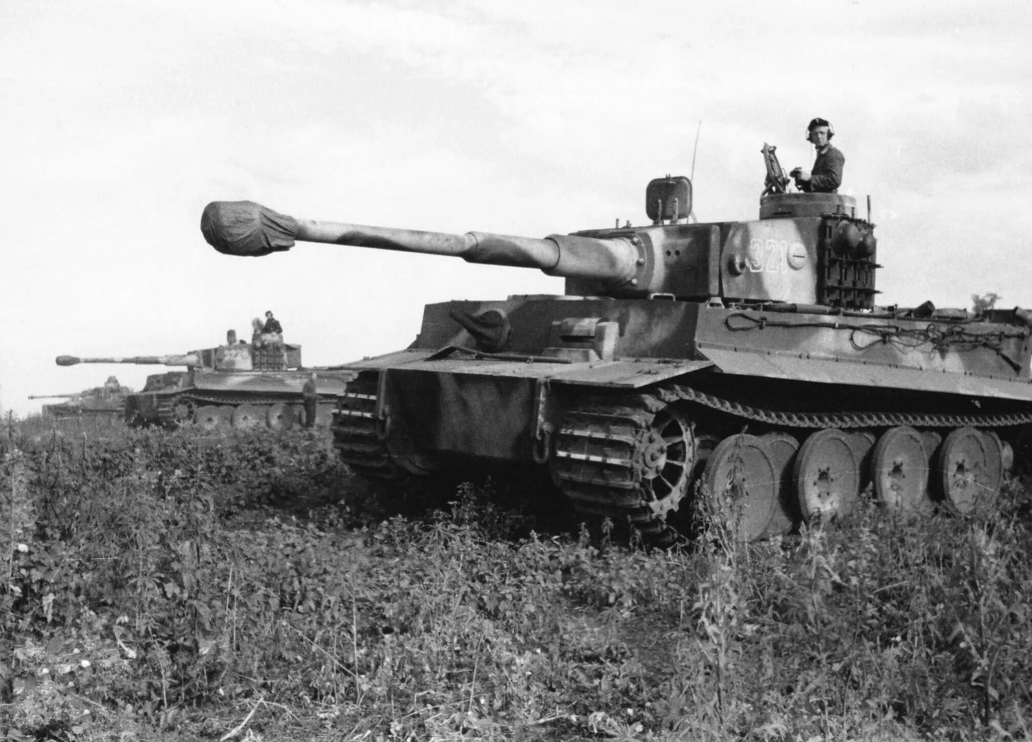 Танк тигр 1943 Курская дуга. Немецкий танк тигр Курская битва. Немецкий танк тигр в 1943. Немецкие танки курская
