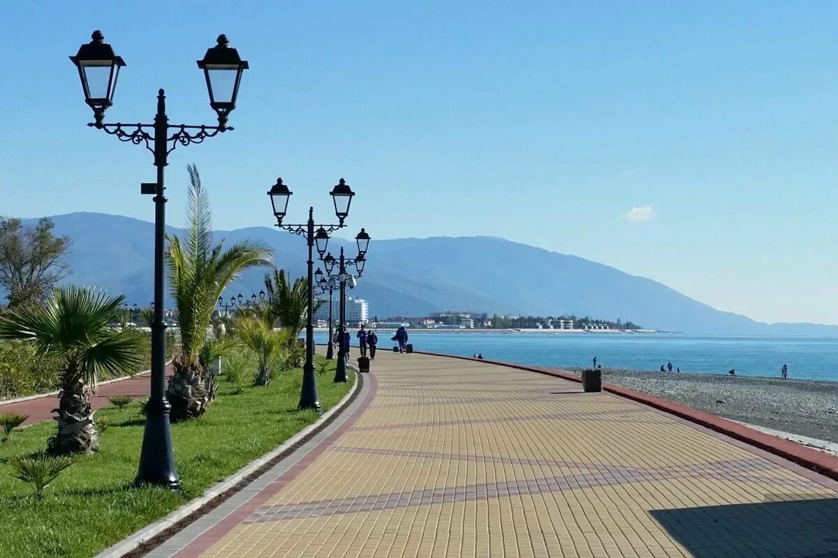 Набережная сочи имеретинская низменность. Нижнеимеретинская бухта набережная. Набережная имеретинской бухты адлер. Адлер море набережная. Имеретинская набережная в адлере.
