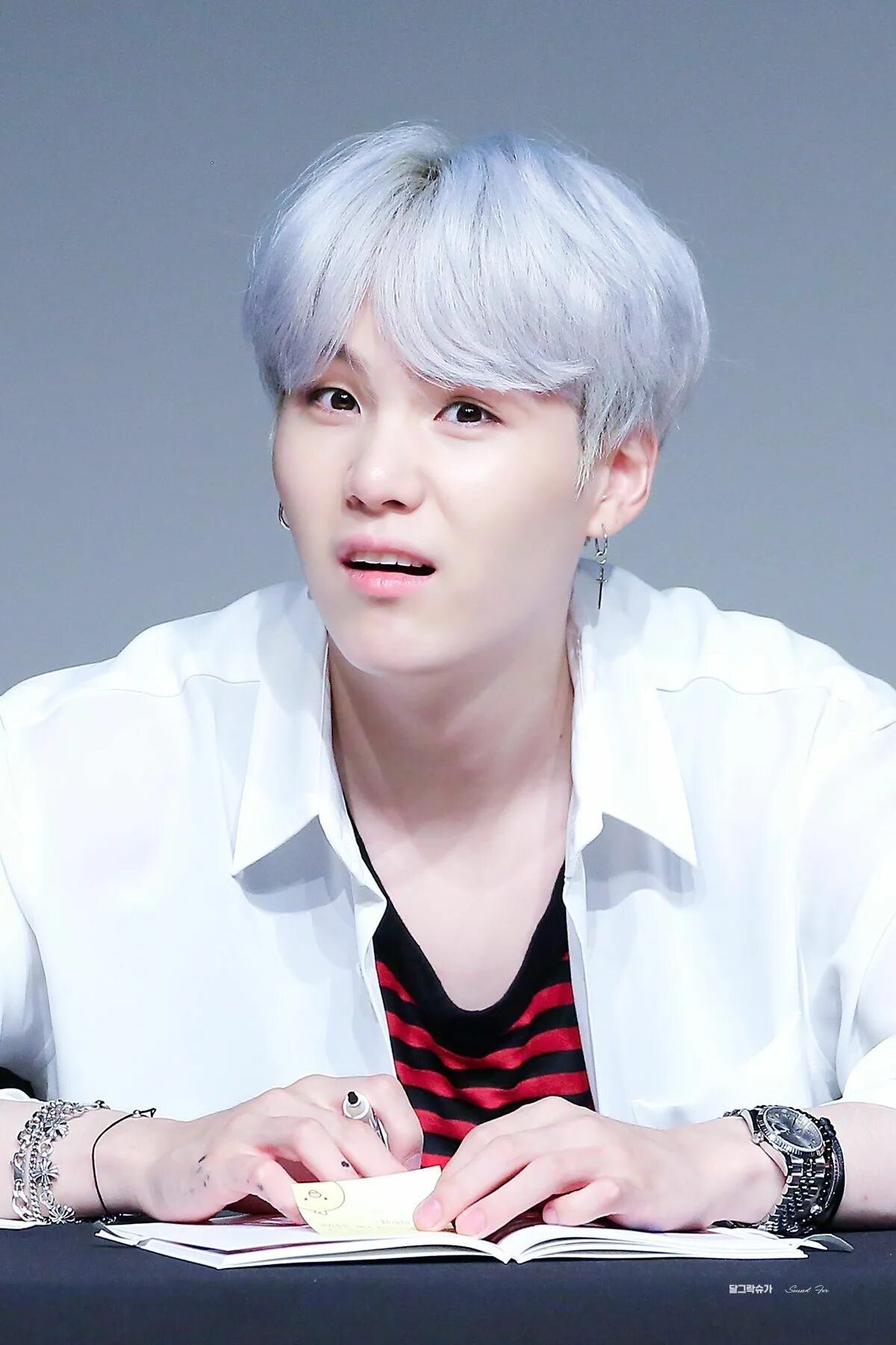 Что такое шуга. Шуга бтс. bts шуга. сюга бтс. bts suga.