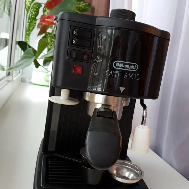 Кофеварка эспрессо delonghi bar12f. Delonghi bar. Кофеварка рожковая de'longhi bar 14. Delonghi caffe parma. Delonghi bar14f.