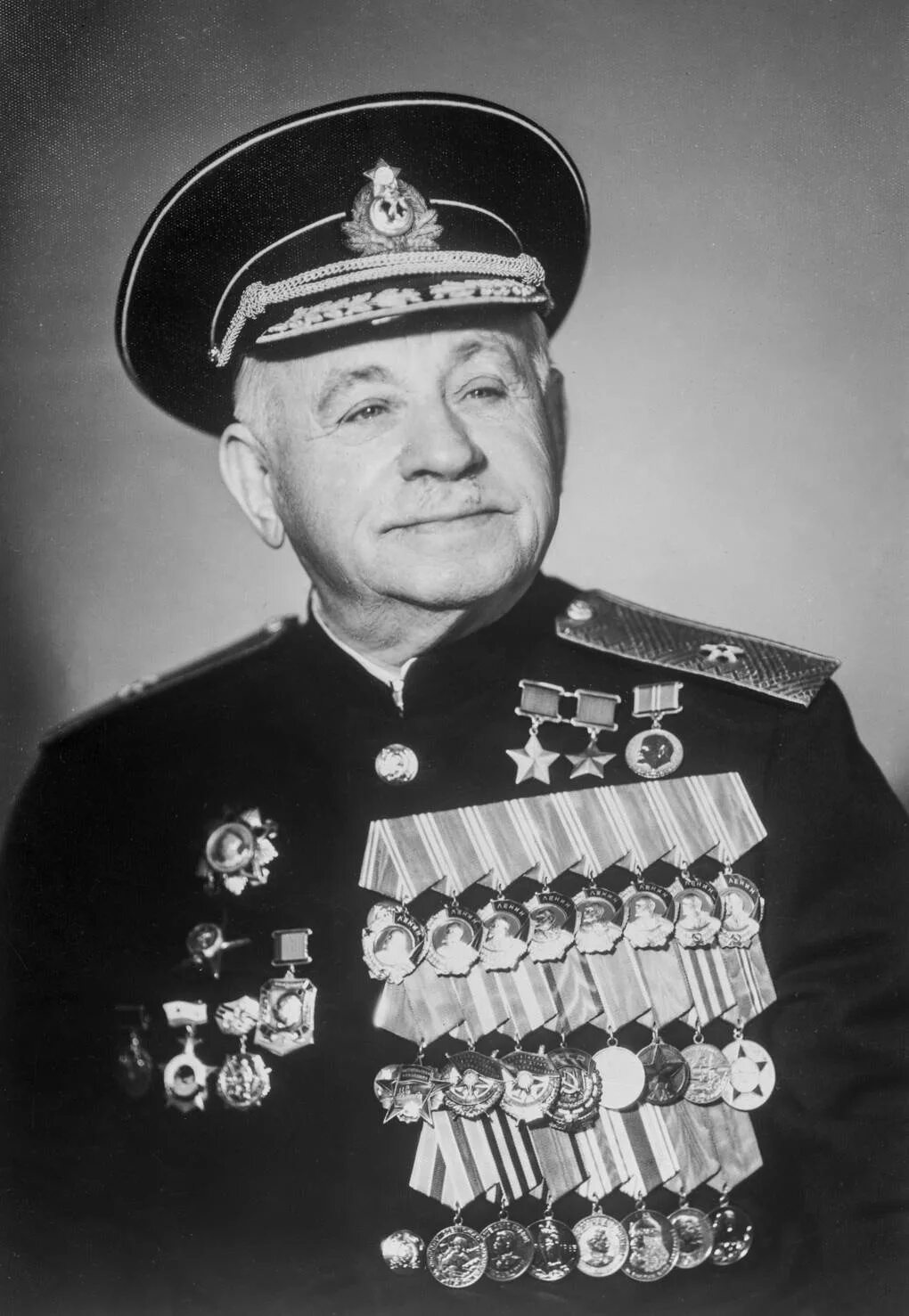 Контр адмирал папанин. Контр адмирал папанин. Папанин герой советского союза. Папанин. Контр адмирал папанин.