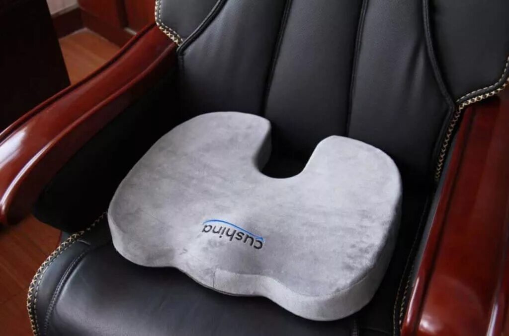 Какая подушка сидения. Подушка на сиденье Seat Cushion. Ортопедическая подушка Round Seat Cushion. 40-42 Tempur подушка на сиденье Seat Cushion. Ортопедическая подушка ARMEDICAL Exclusive Seat MFP-4535.