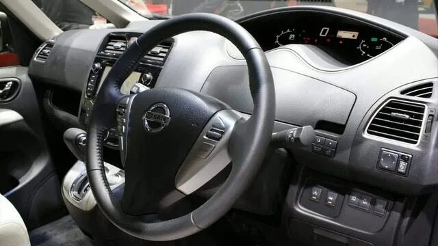 Обновил руль - Nissan Serena Mk III (C25), 2 л, 2007 года аксессуары DRIVE2