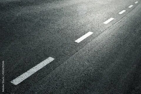 Полоски на дороге белые
