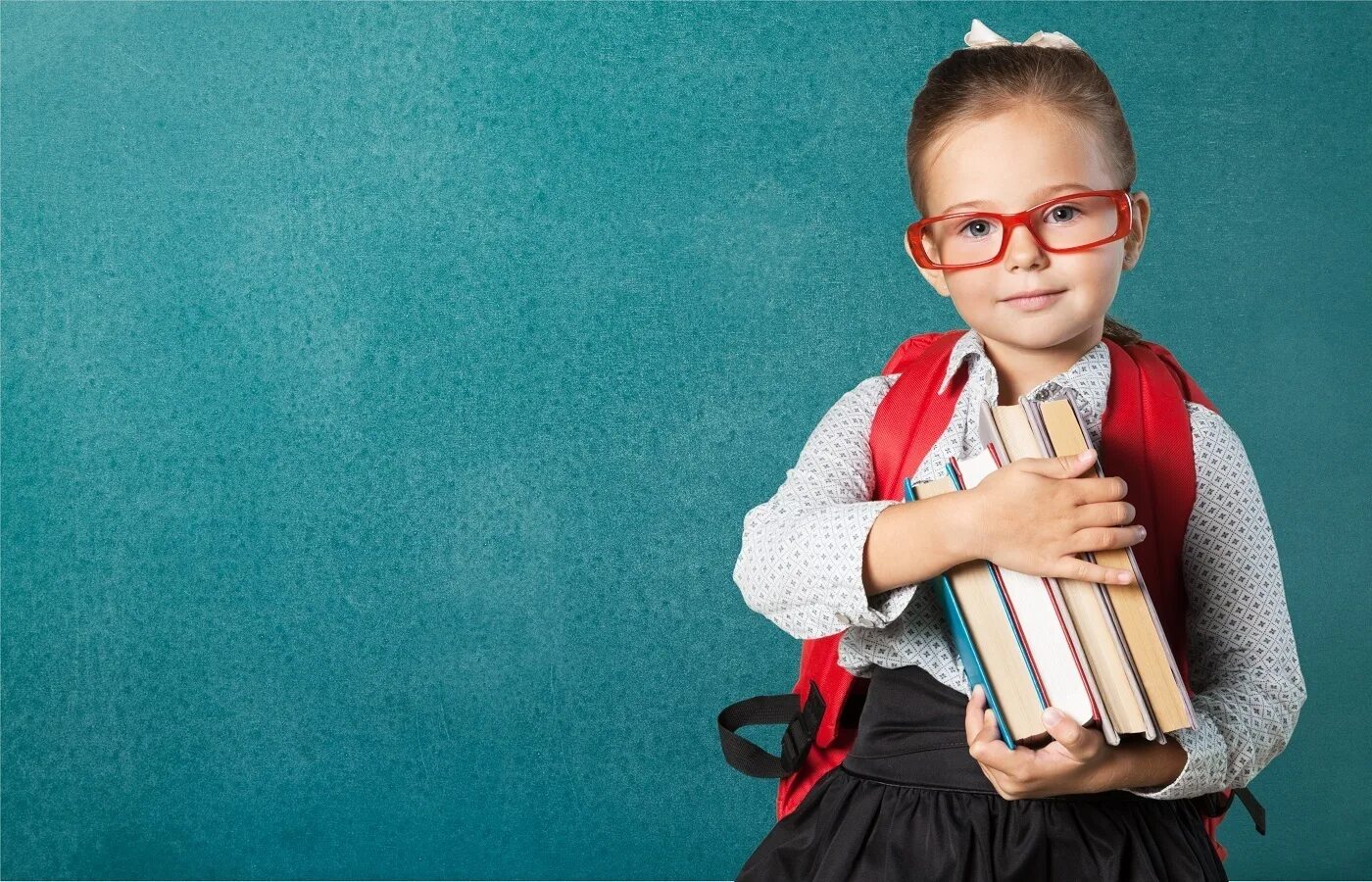 Student children. Дети в школе. Дети школьники. Первоклассник. Школьники фотосессия.