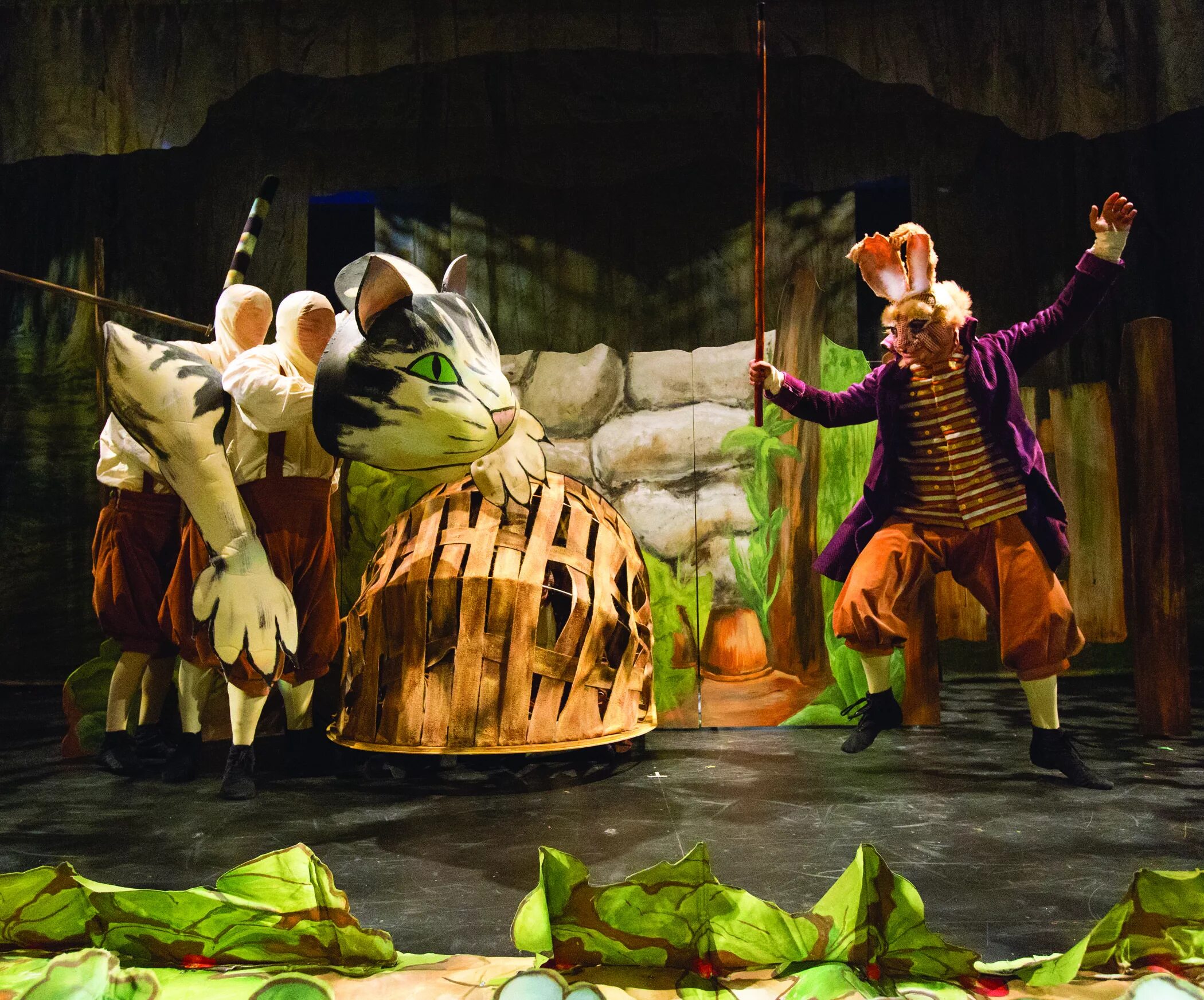 Театры 3 апреля. Peter Rabbit Theatre. Кролик в театре. Peter Rabbit Puppet Theatre. Детский спектакль 22 апреля.