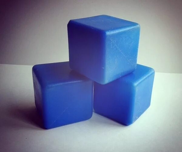 Сколько синих кубиков. Кубики. Синий куб. Голубой кубик. Цвета кубики.