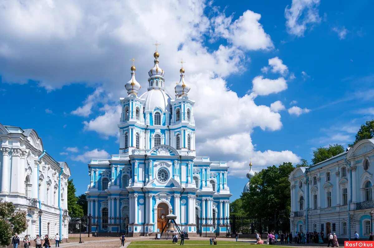 Смольный в москве. Смольный монастырь растрелли. ансамбль смольного монастыря растрелли.