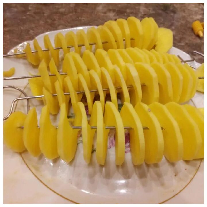 Нарезка овощей спиралькой. Нарезать спиралью. Набор для спиральной нарезки овощей мт76-95. Kp-031 яблокочистка apple-peeler-corer-slicer. Набор для спиральной нарезки овощей мт76-95.