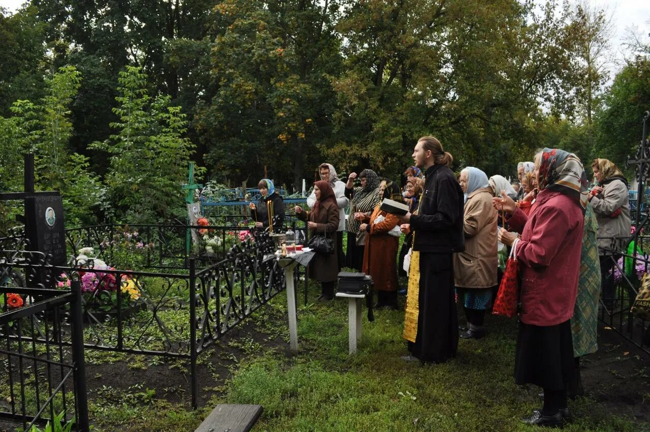 Когда родительский день на кладбище