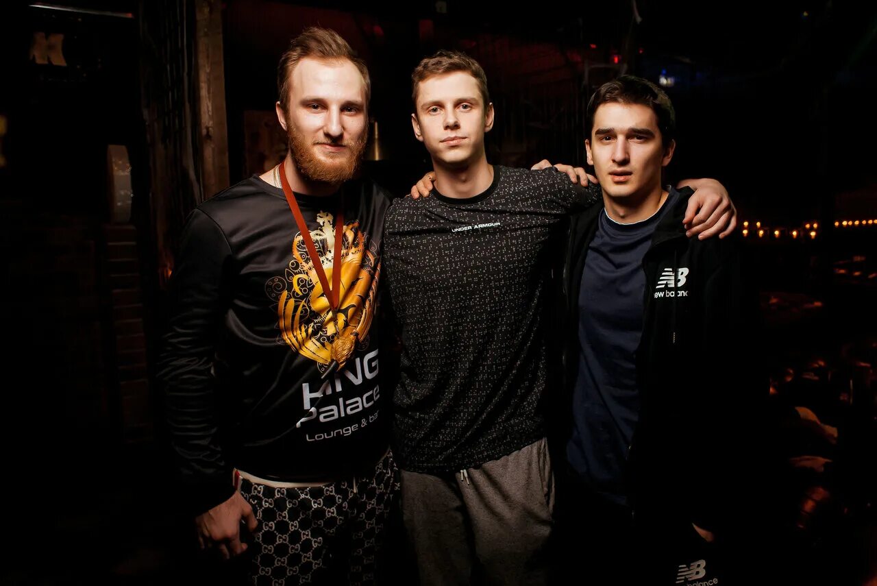 King palace. паб кингс москва измайлово. унитаз-компакт cezares king palace. King palace. унитаз подвесной cezares king palace.