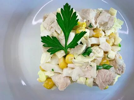 Салат куриной грудкой огурцы кукуруза