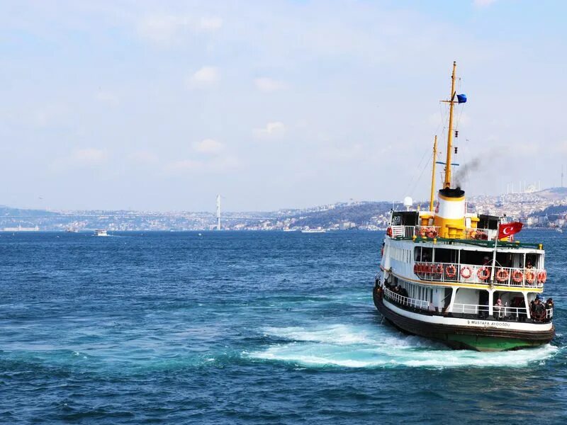 Прогулка по босфору. Стамбул босфор кораблики. bosphorus cruise стамбул. босфор корабль прогулка. кораблик по босфору стамбул.