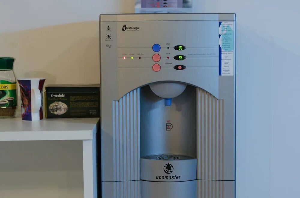Qube capsule. Пурифайер настольный firewall biocote. waterlogic. отель interqube. biocote.
