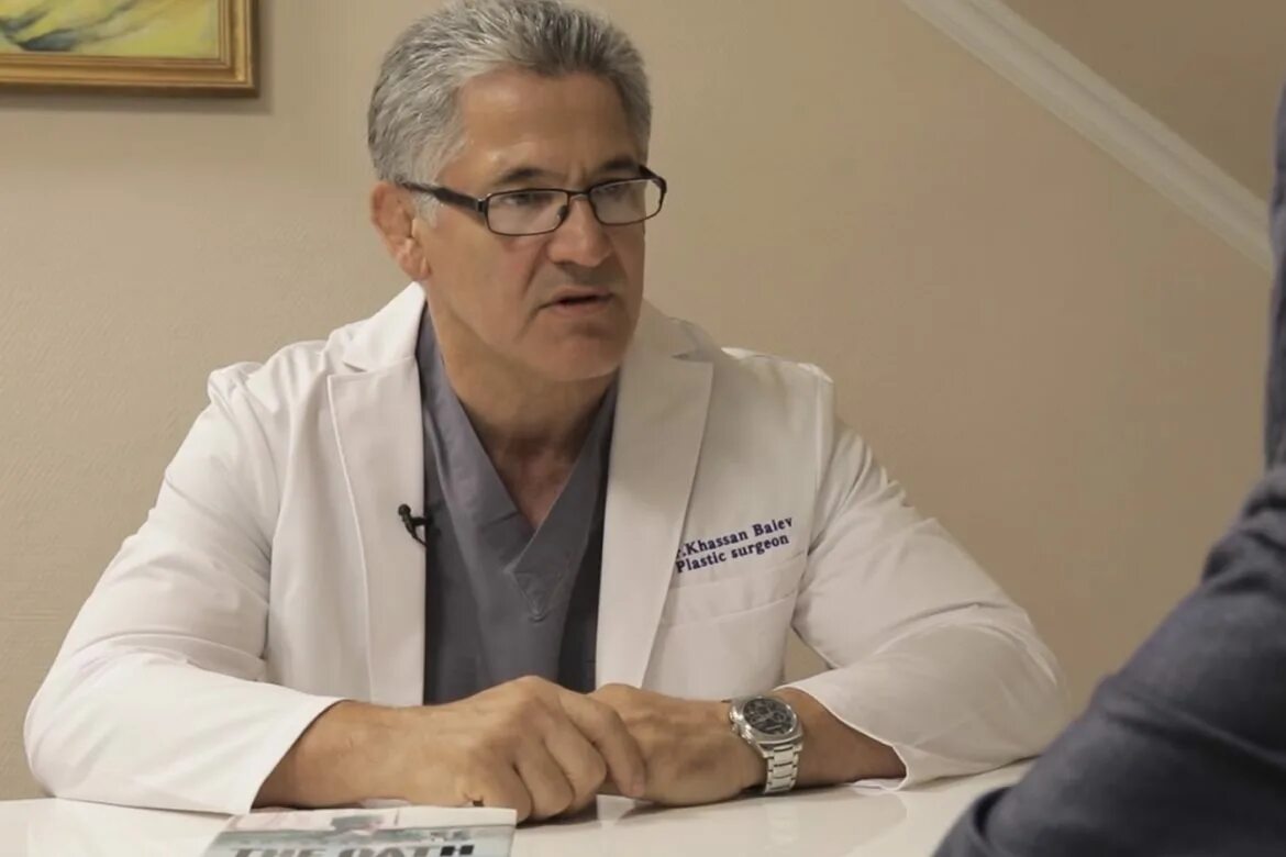 Хасан баиев. Баиев хасан жунидович. Хасан хирург. Врач мира хасан баиев. Врач хасан баиев.