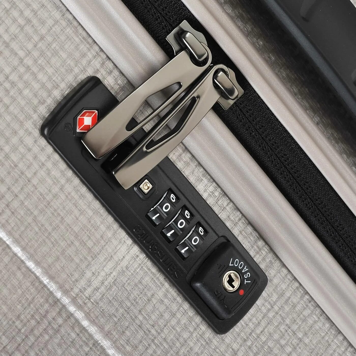 Как поставить код на замок. Замок на чемодан samsonite tsa007. чемодан samsonite с кодовым замком. кодовый замок для чемодана самсонайт. замок tsa007.