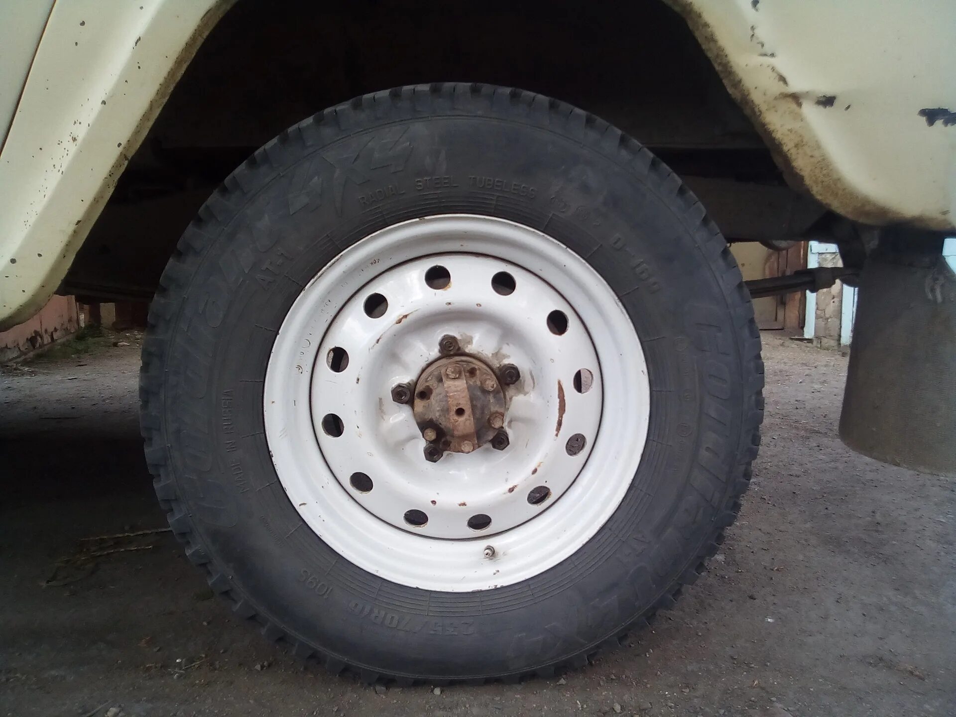 245/75 r16 на уаз. Шины уаз хантер r16. Шина грязевая на уаз r16. Уаз колеса р 16. Диски уаз r16.