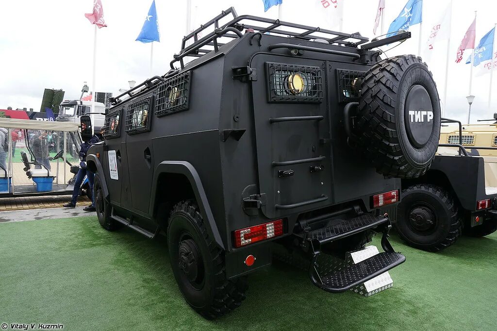 Впк-233136 тигр. Газ 233136 тигр. Сбм впк-233136 тигр. Тигр бронеавтомобиль. Сбм впк-233136 тигр.