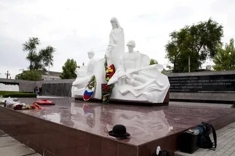 Памятники александровское