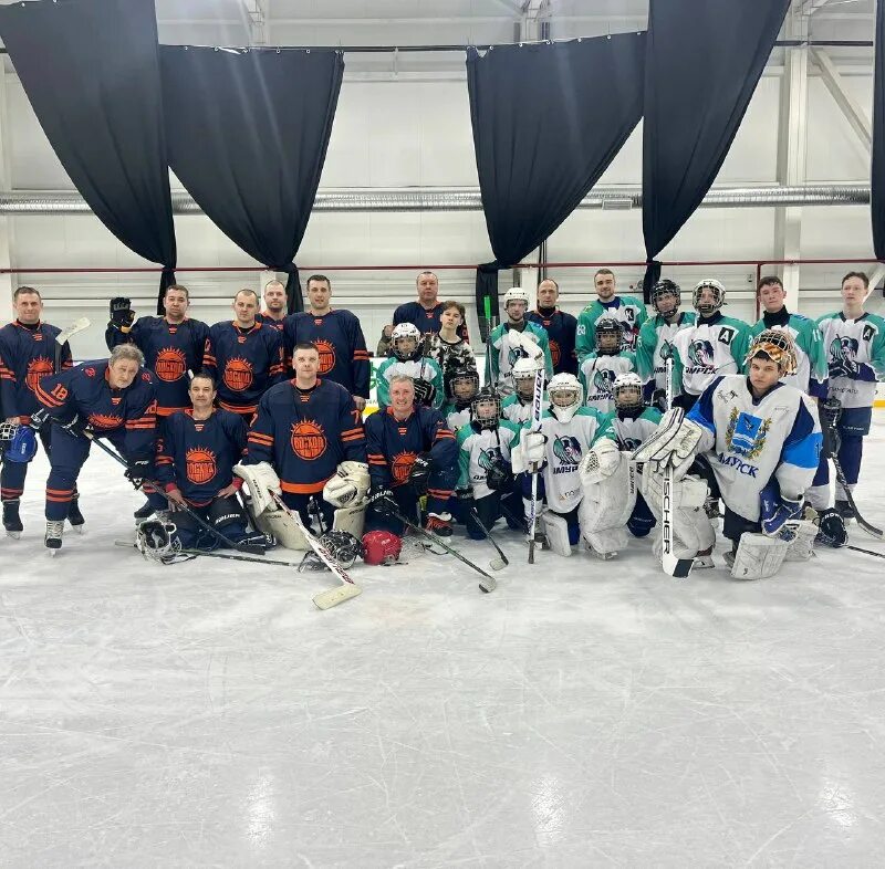 Территория льда. Хоккей амурск. Хоккей амурск. Ледовый комплекс амурск. Ледовый комплекс комсомольск на амуре.