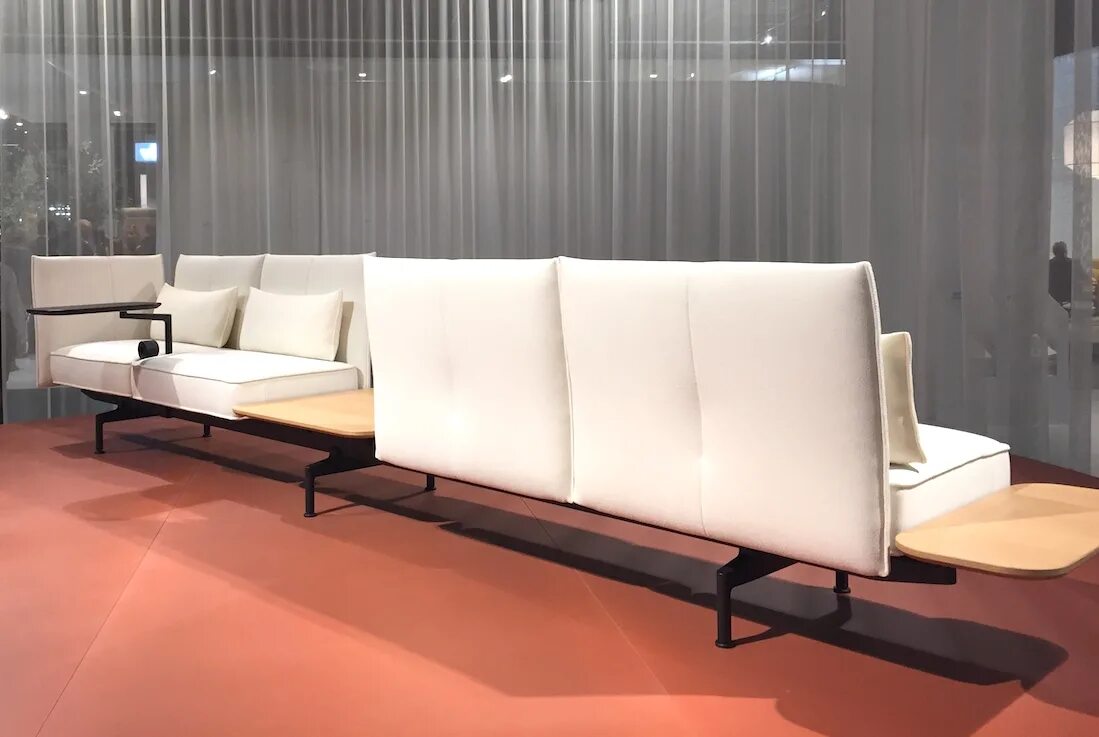 Trendlabs. Work soft. Work soft. Человек работает за ноутбуком. Программист кодирует.