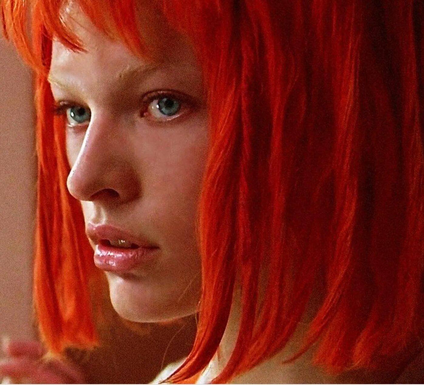 Пятый элемент милла. Милла йовович пятый элемент. милла йовович 5 элемент. пятый элемент лилу милла йовович. мила йогович пяьый элемент.