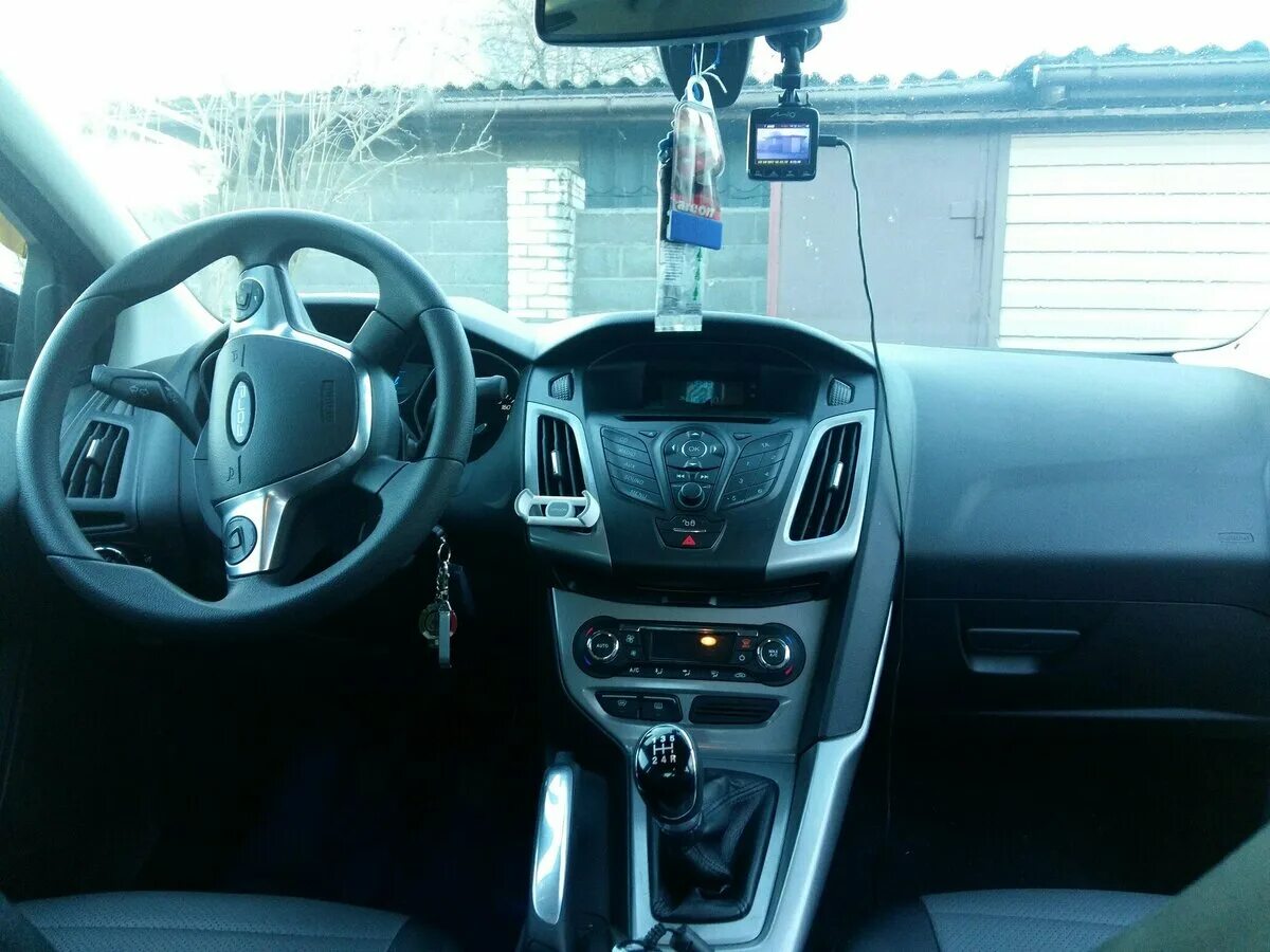 Ford focus 3 хэтчбек салон. Форд фокус 3 trend sport. 6. Фокус 3 комплектации. Форд фокус 3 рестайлинг салон.