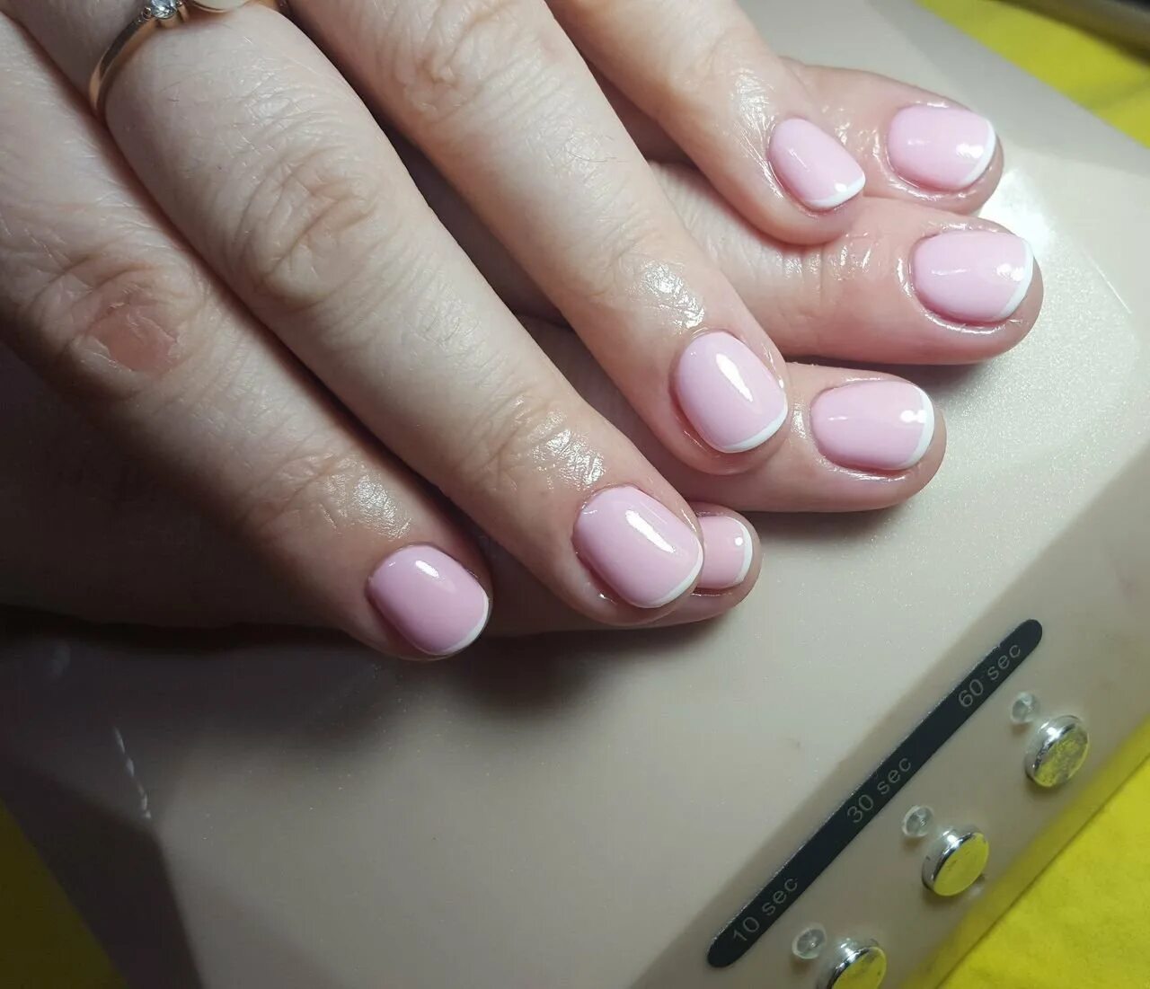 ногти нарастить бежевые. покрытие ногтей гелем без наращивания. ногти гель лак без наращивания. наращивание с покрытием гель лак. гелевые нарощенные ногти.