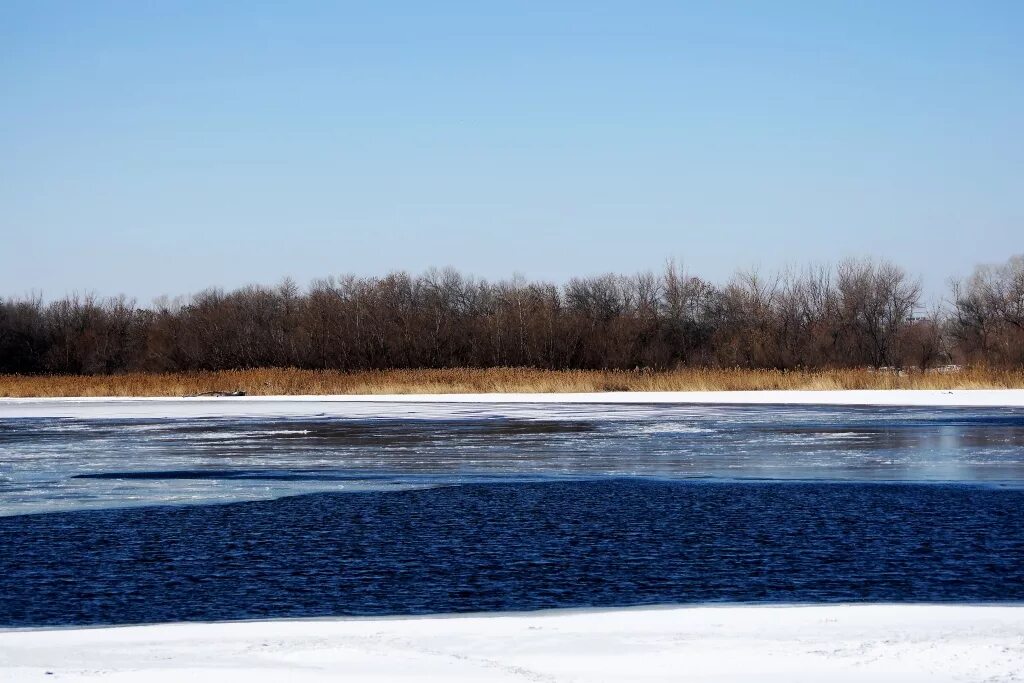 Уровень воды астрахань в 2024. Астраханская область зимой. Зима в Астраханской области. Солнечный декабрь в Астрахани. Погода в Астрахани.
