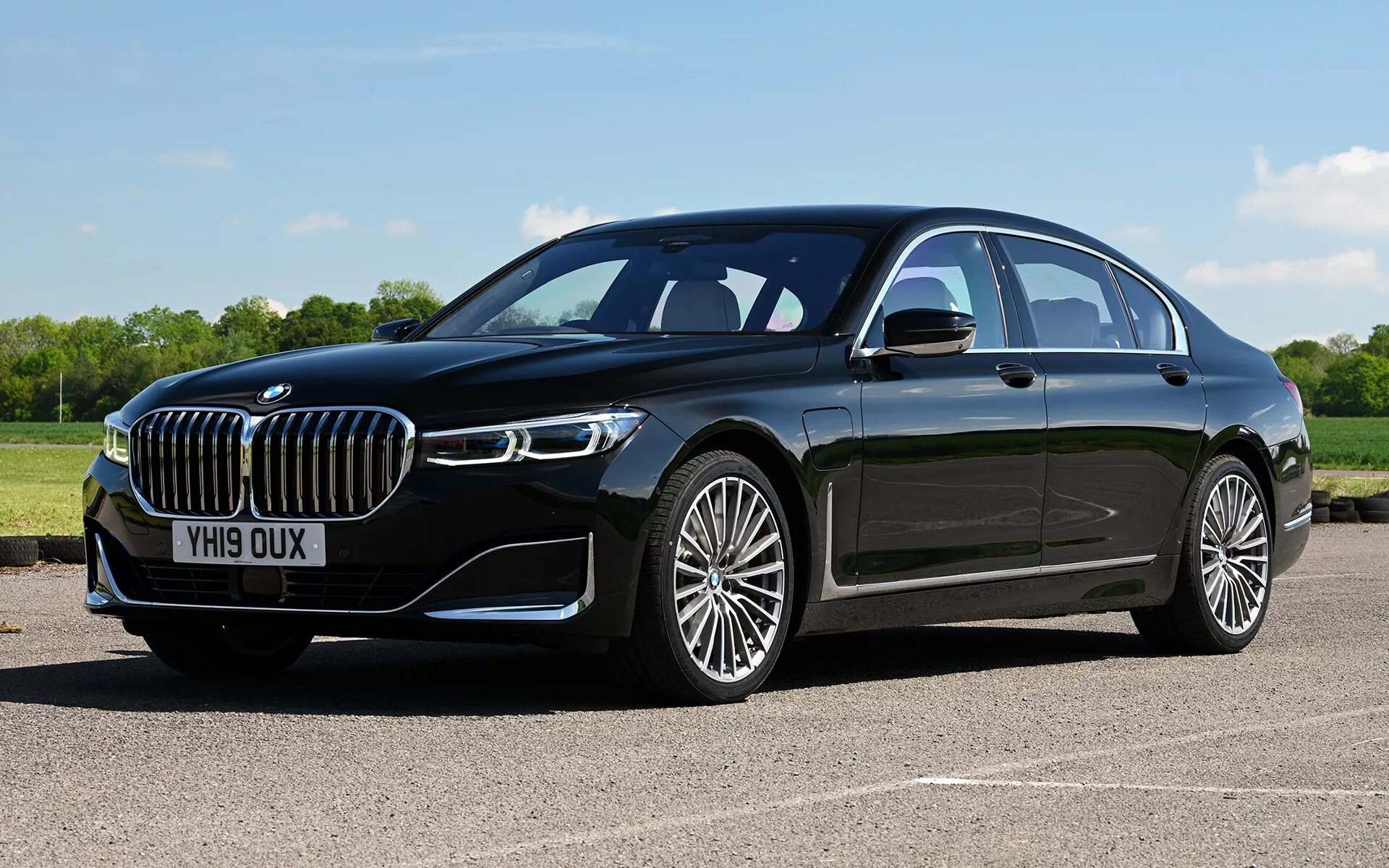 Седьмая 2019. Bmw m7 750i. bmw 745 le xdrive. бмв 750i 2019. bmw 7 series 2025.