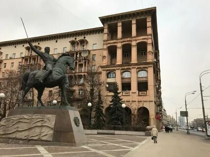 Памятник на кутузовском проспекте