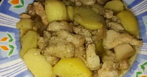 Картошка тушеная с котлетами