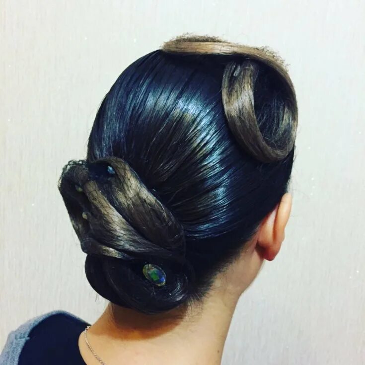 прическа для бальных танцев женская. гель для волос для бальных танцев. гель для волос для бальных танцев. прически для бальных танцев. причёски для бальных танцев для девочек.