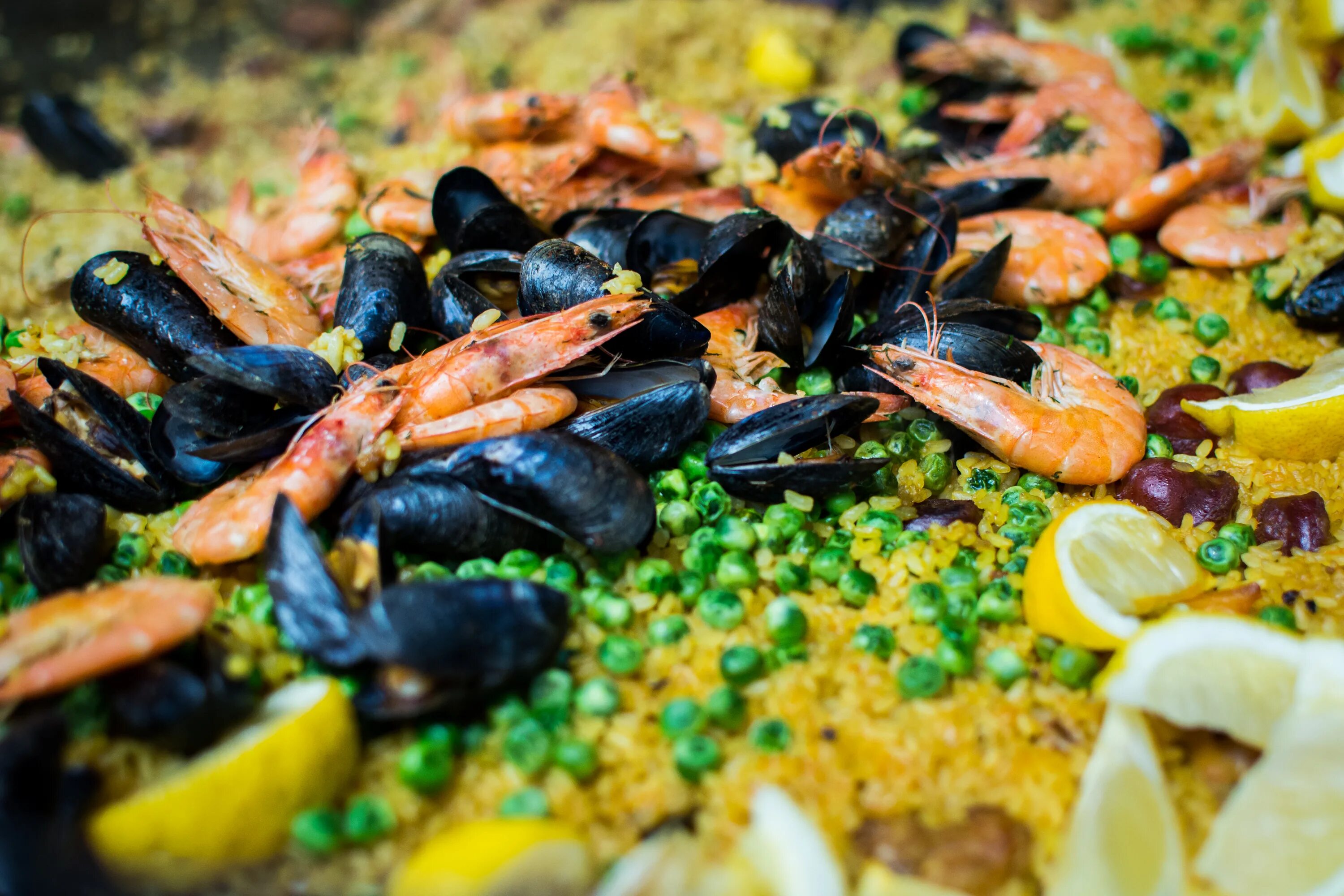 Можно ли в пост морепродукты ответ. Paella. Seafood Paella. Паэлья из морепродуктов. Паэлья Эстетика.